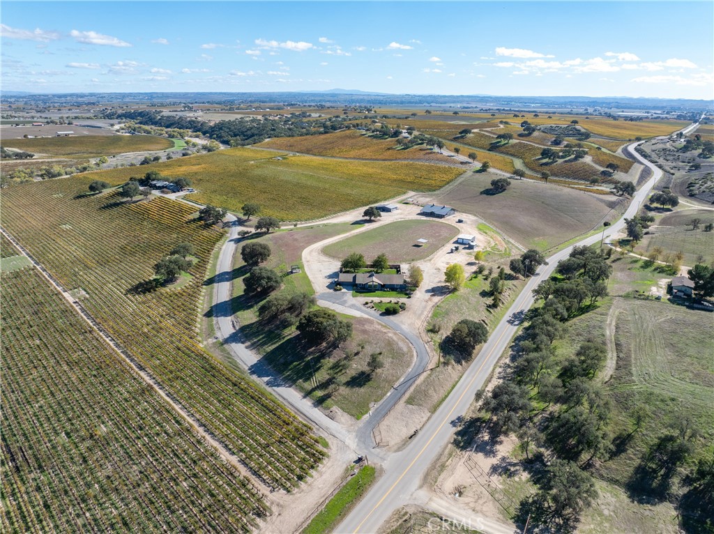 7790 Airport Rd, Paso Robles, CA 93446