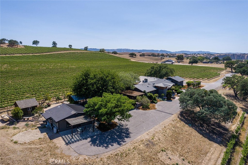 7790 Airport Rd, Paso Robles, CA 93446