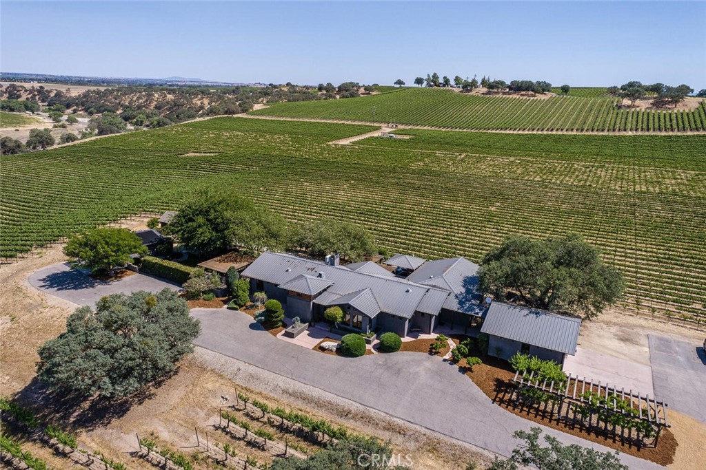 7790 Airport Rd, Paso Robles, CA 93446