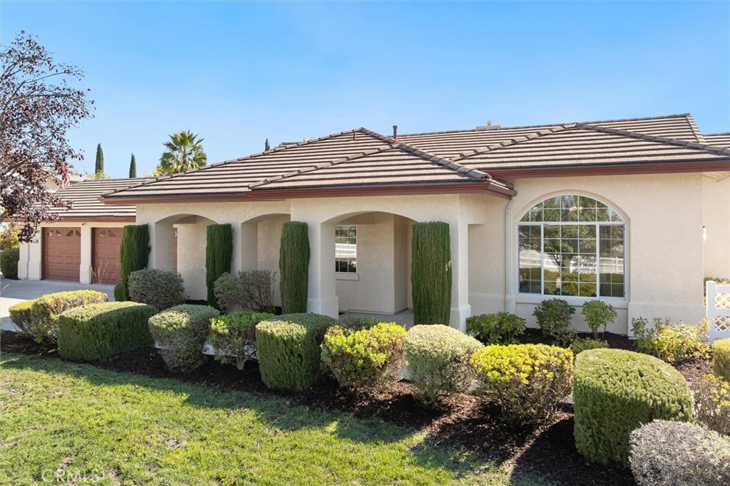 1608 Via Flora, Paso Robles, CA 93446