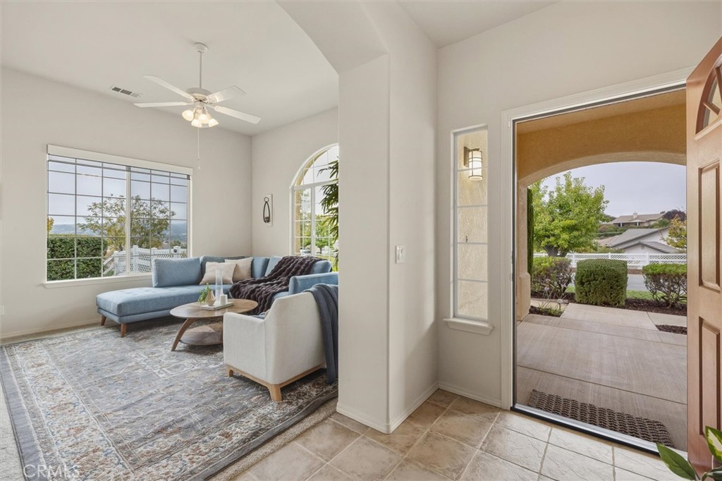 1608 Via Flora, Paso Robles, CA 93446