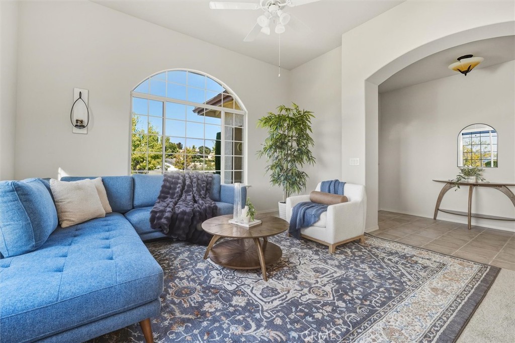 1608 Via Flora, Paso Robles, CA 93446