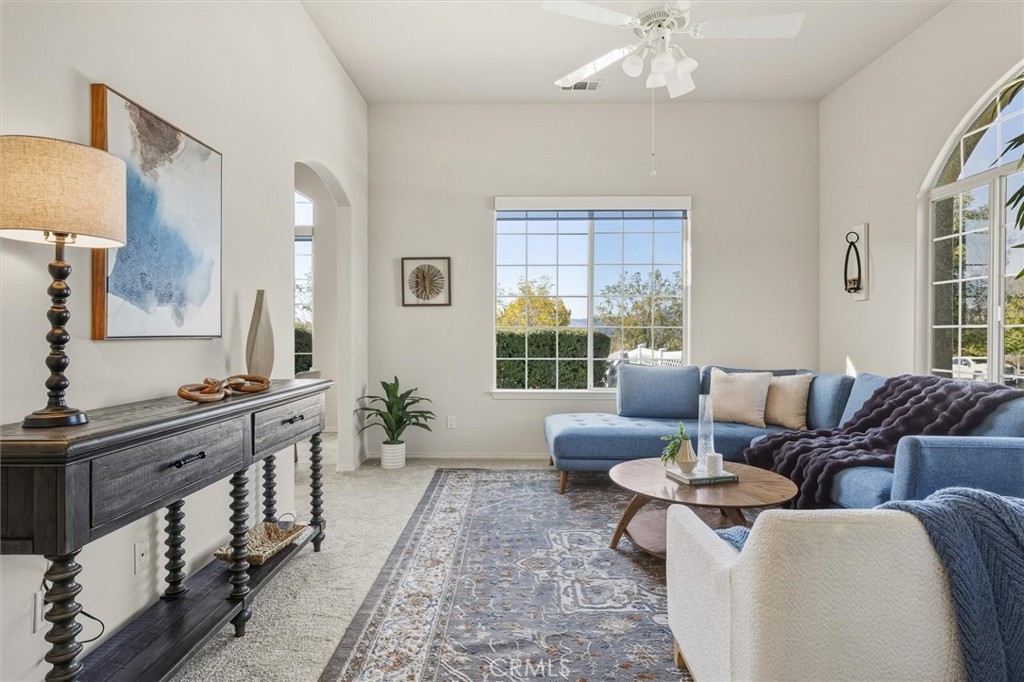 1608 Via Flora, Paso Robles, CA 93446