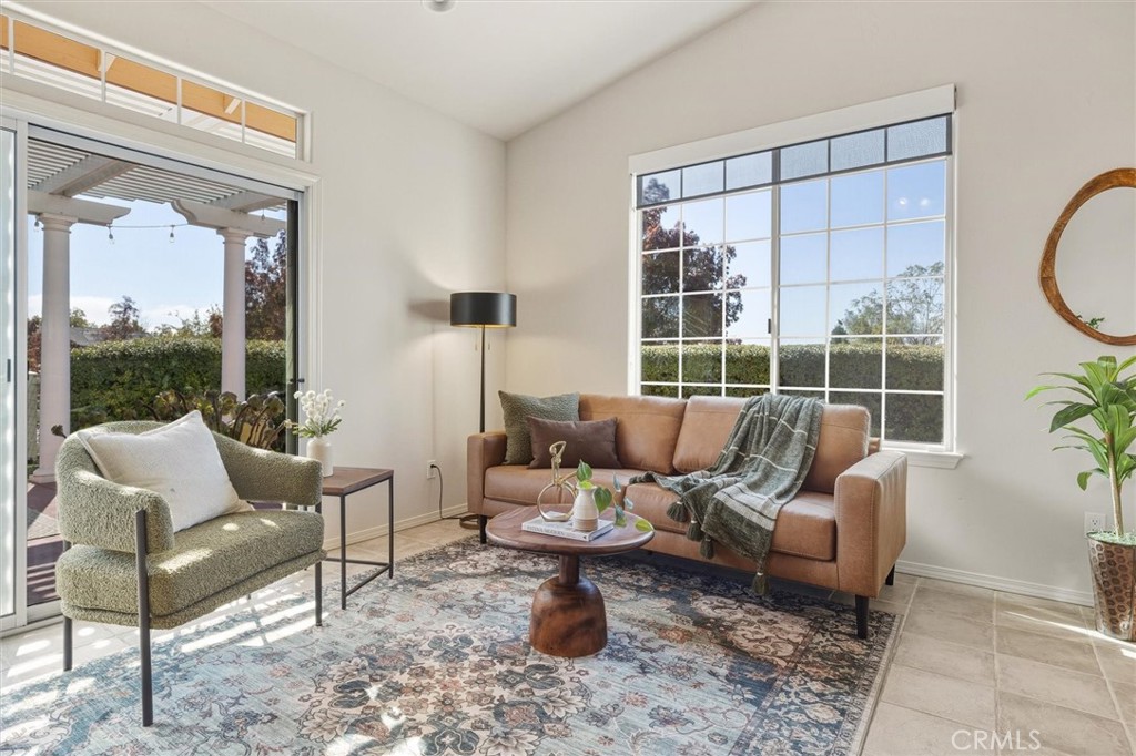 1608 Via Flora, Paso Robles, CA 93446