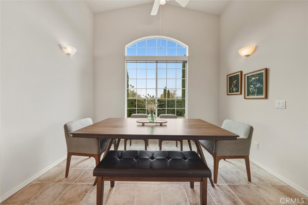 1608 Via Flora, Paso Robles, CA 93446