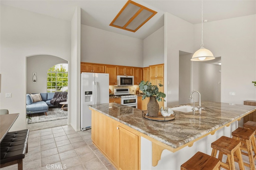 1608 Via Flora, Paso Robles, CA 93446