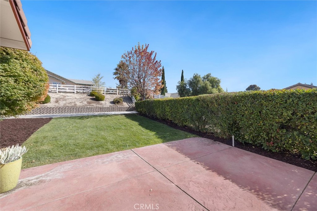1608 Via Flora, Paso Robles, CA 93446