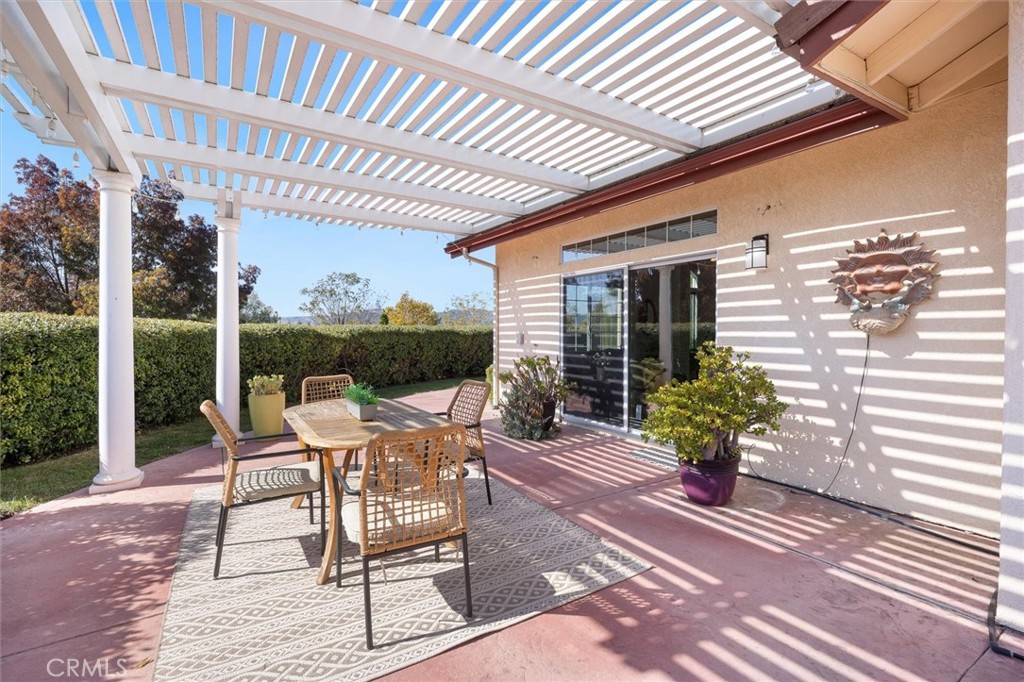 1608 Via Flora, Paso Robles, CA 93446