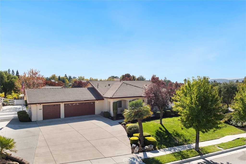 1608 Via Flora, Paso Robles, CA 93446