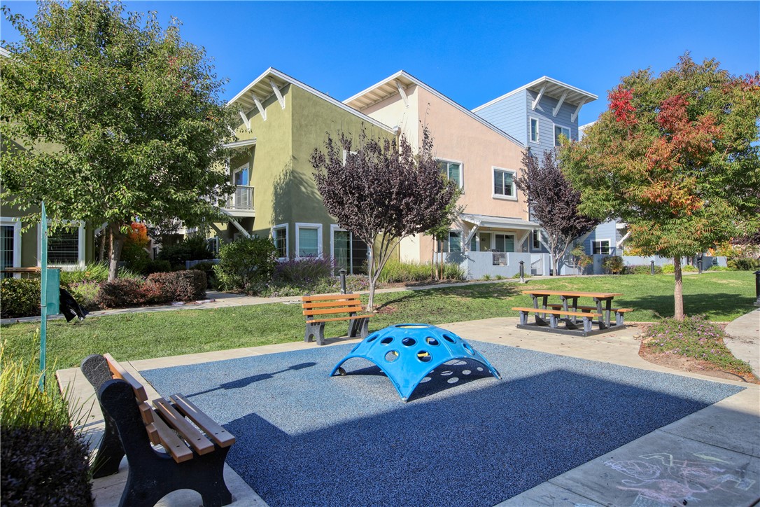 864 Lawrence, San Luis Obispo, CA 93401