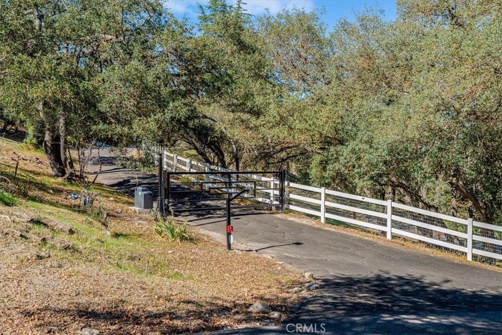 3725 Plymouth Hills Rd, Paso Robles, CA 93446