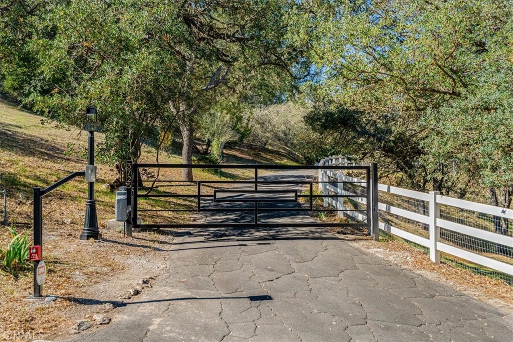3725 Plymouth Hills Rd, Paso Robles, CA 93446