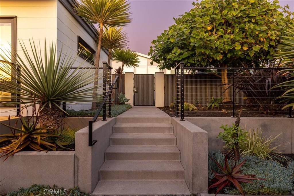 2107 Sherwood Dr, Cambria, CA 93428