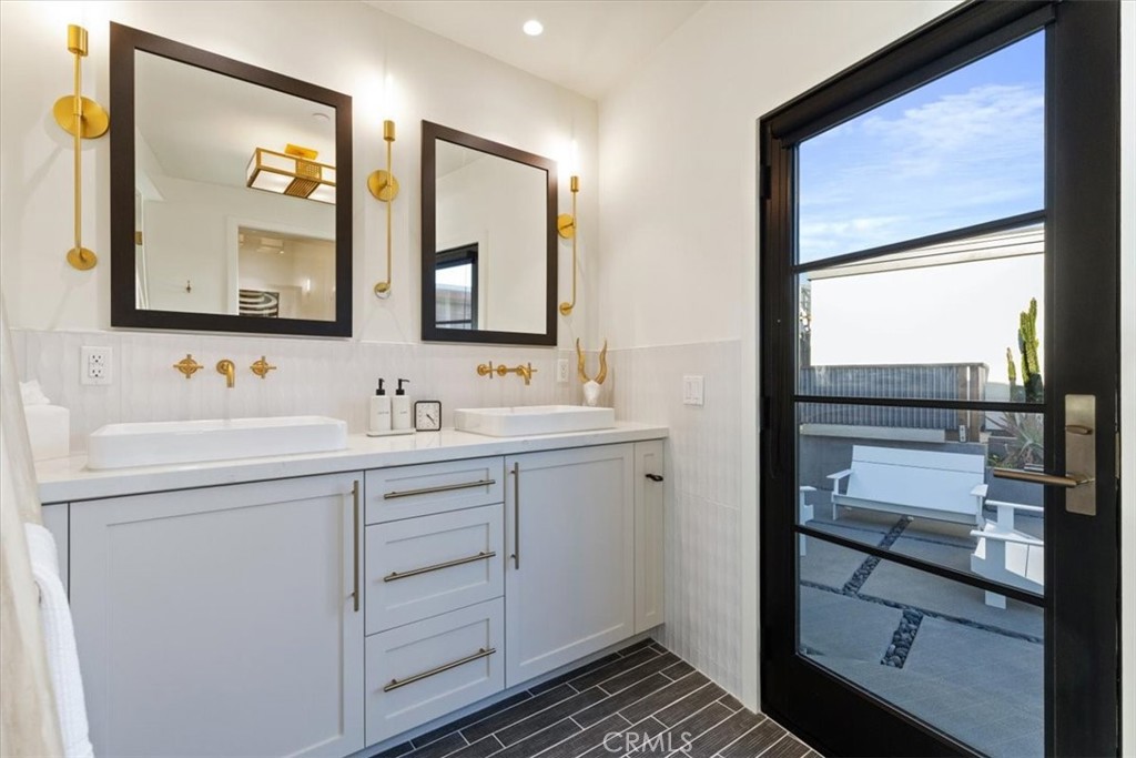 2107 Sherwood Dr, Cambria, CA 93428