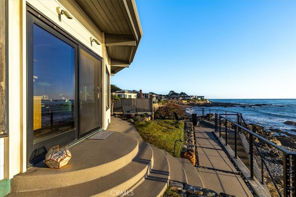 2107 Sherwood Dr, Cambria, CA 93428