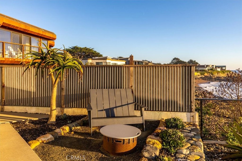 2107 Sherwood Dr, Cambria, CA 93428