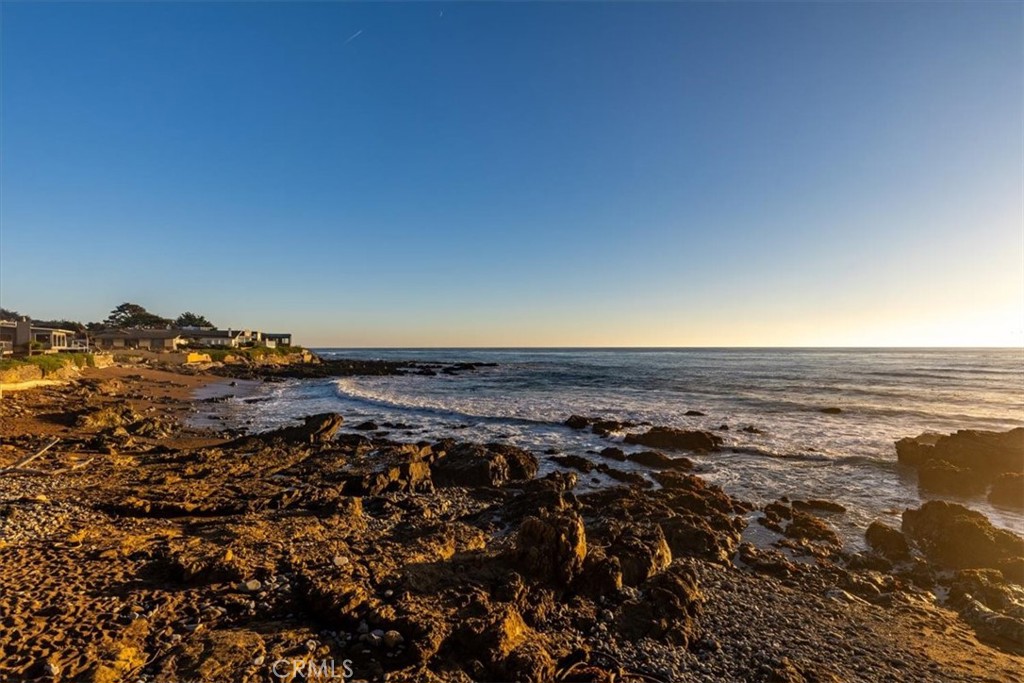 2107 Sherwood Dr, Cambria, CA 93428