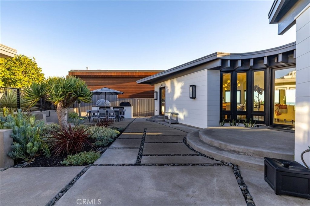 2107 Sherwood Dr, Cambria, CA 93428