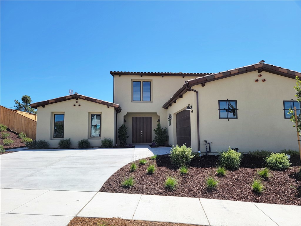 706 Manor Ln, Paso Robles, CA 93446