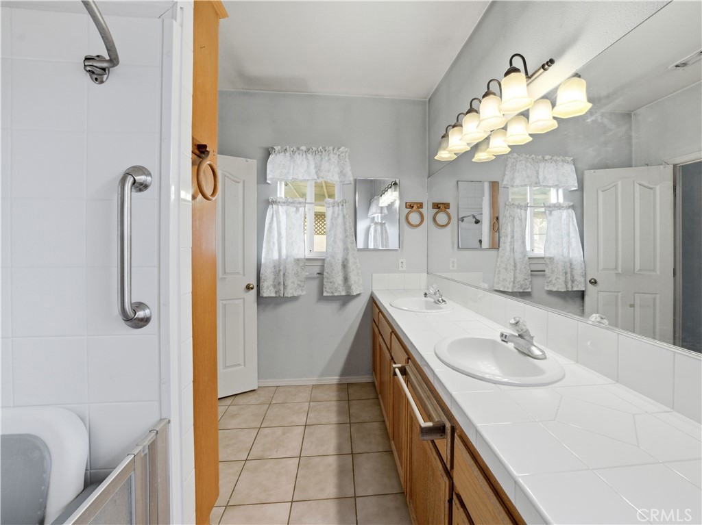 715 Shannon Hill, Paso Robles, CA 93446