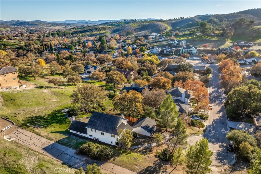 806 Grove St, Paso Robles, CA 93446