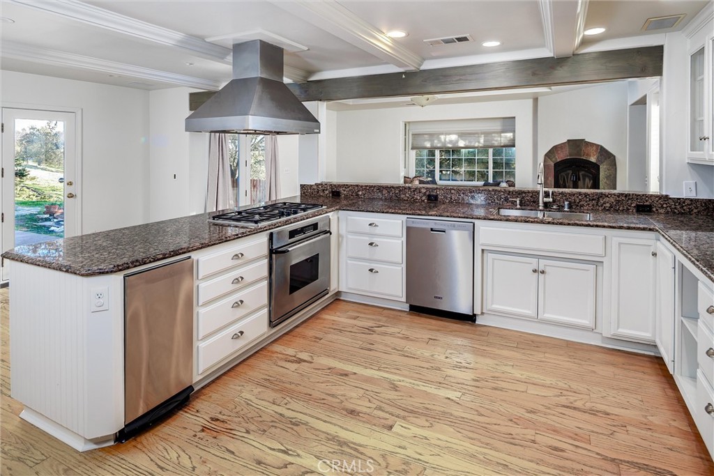 806 Grove St, Paso Robles, CA 93446