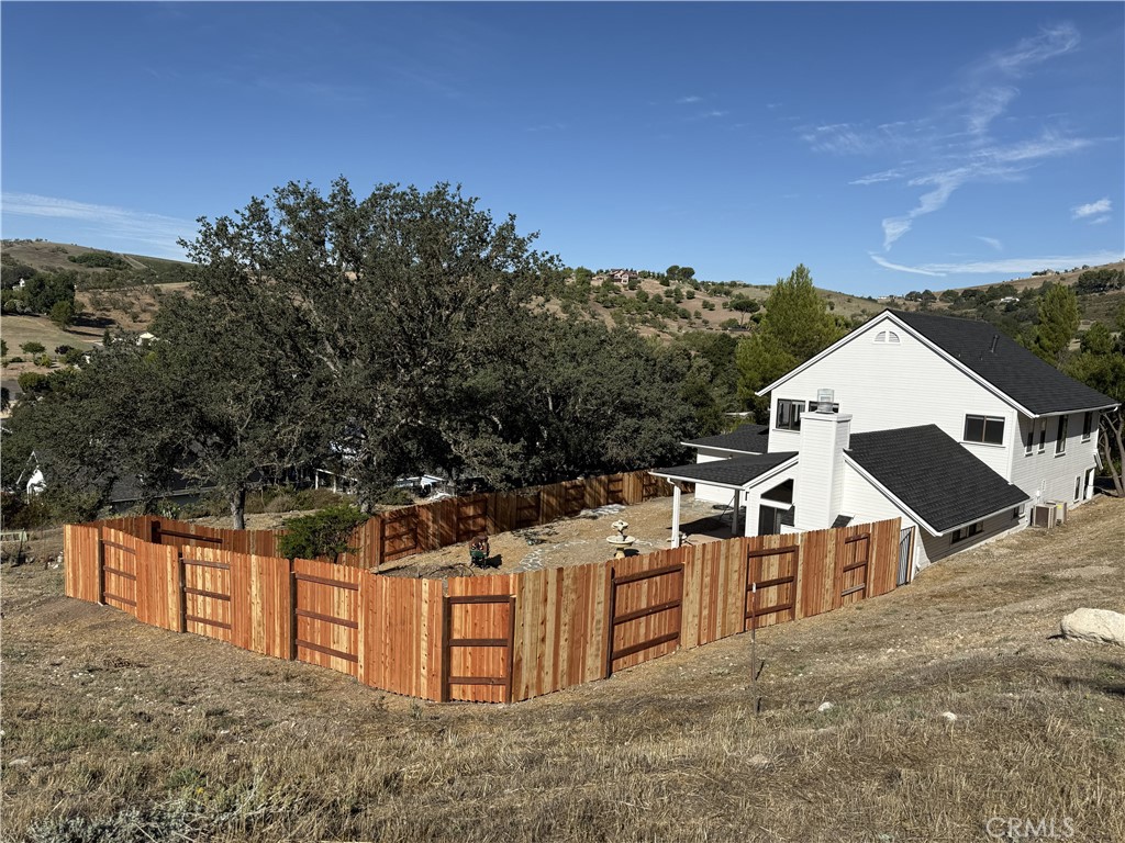 806 Grove St, Paso Robles, CA 93446