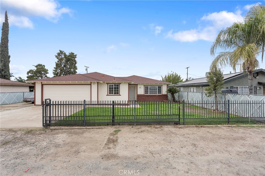 749 Browning Rd, Mcfarland, CA 93250