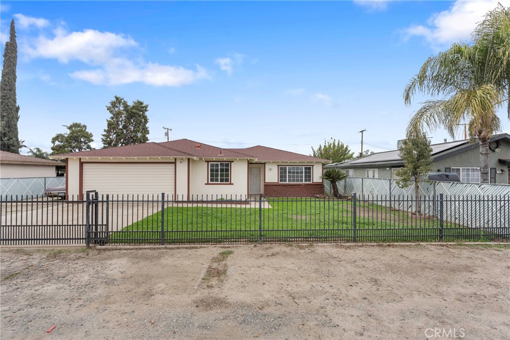 749 Browning Rd, Mcfarland, CA 93250