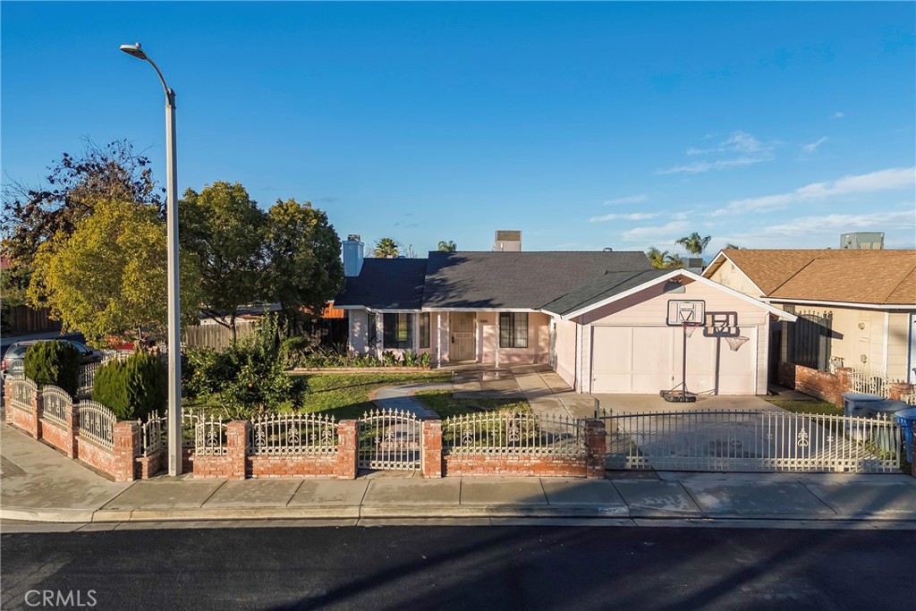 2203 19th, Delano, CA 93215