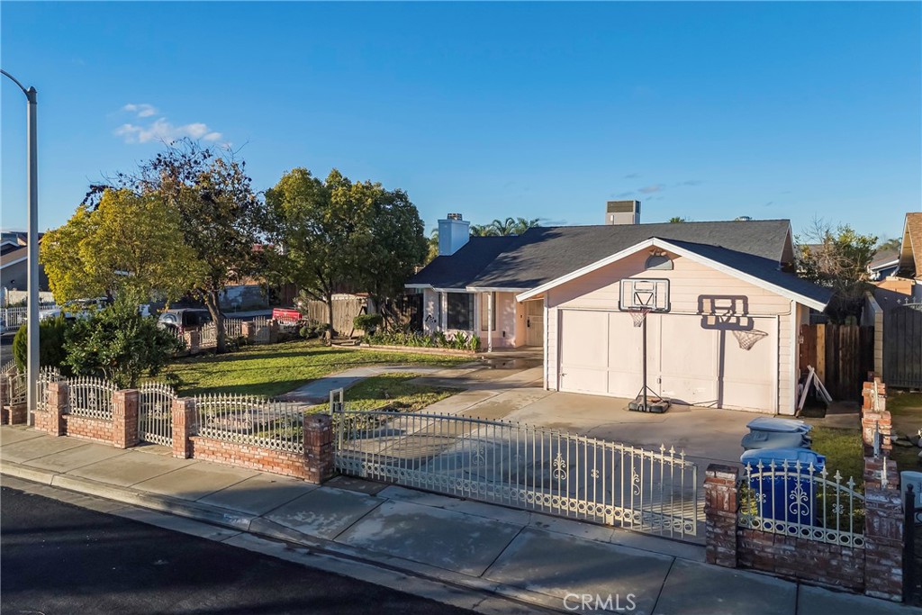 2203 19th, Delano, CA 93215
