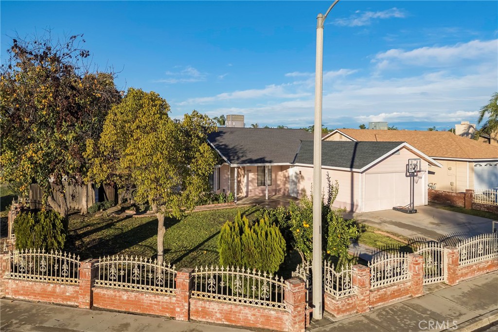 2203 19th, Delano, CA 93215