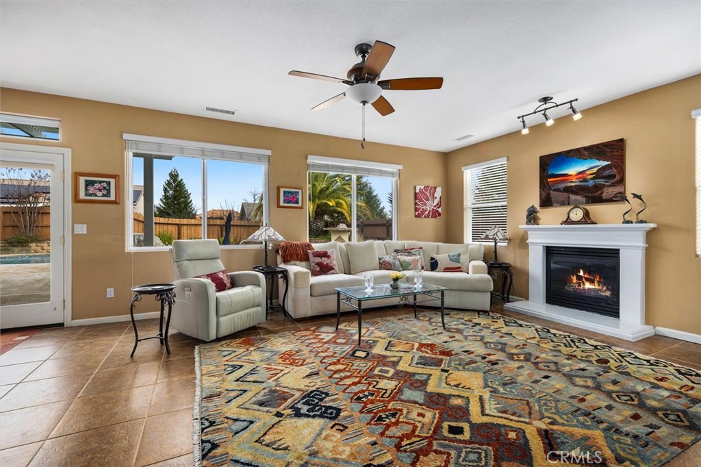 795 Angus St, Paso Robles, CA 93446