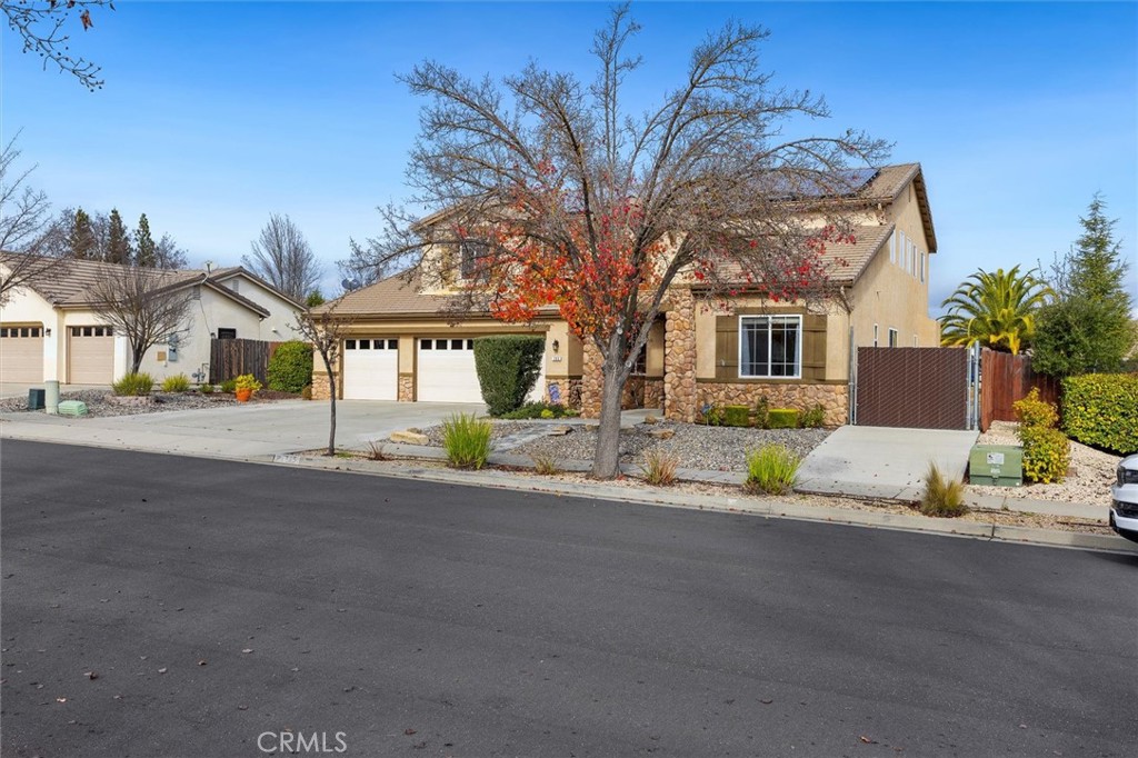 795 Angus St, Paso Robles, CA 93446