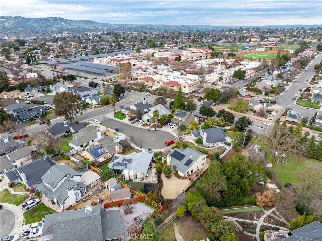 940 Austin Ct, Paso Robles, CA 93446