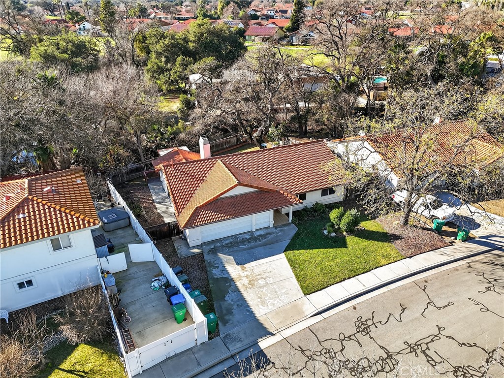 2097 Fallbrook Ct, Paso Robles, CA 93446