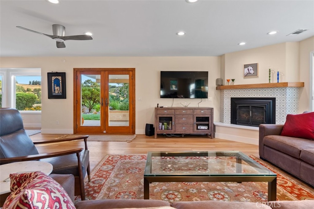 2035 Calle Pattito, Templeton, CA 93465