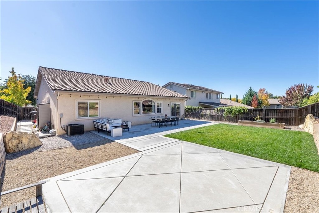 740 Lavender Ln, Templeton, CA 93465