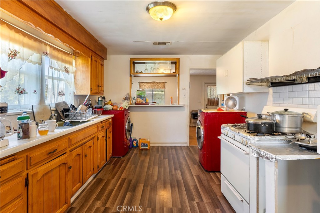 170 Pacific Ave, Paso Robles, CA 93446