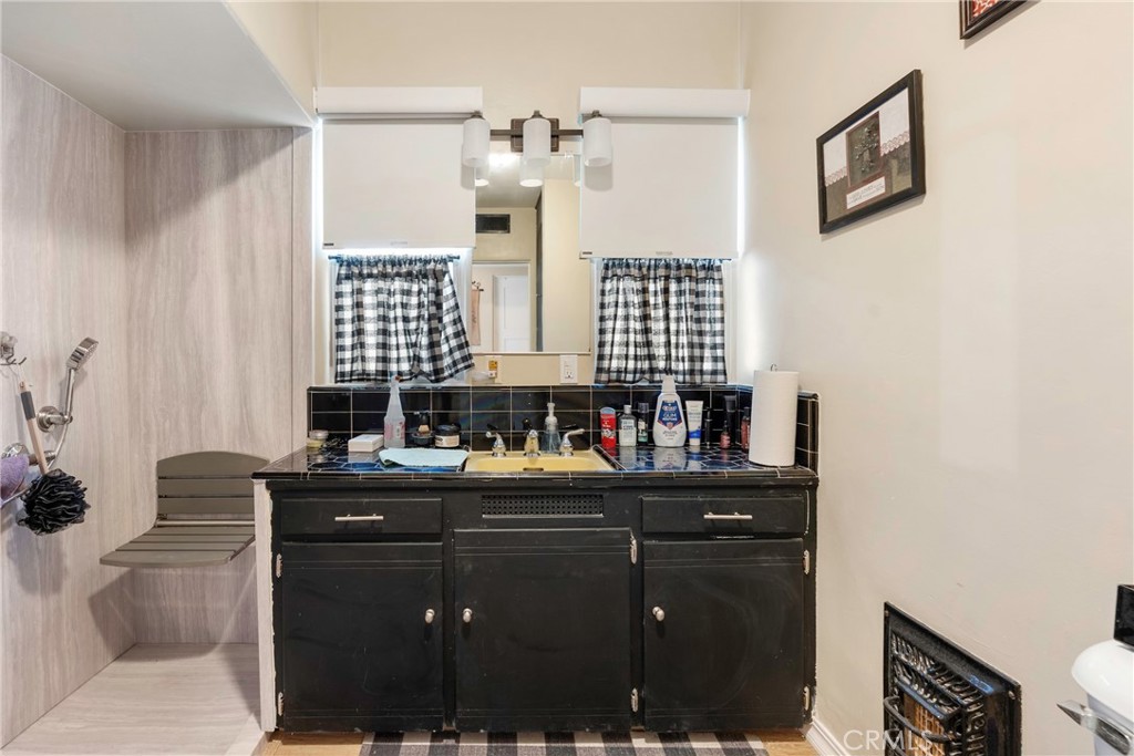 1000 1st, Wasco, CA 93280