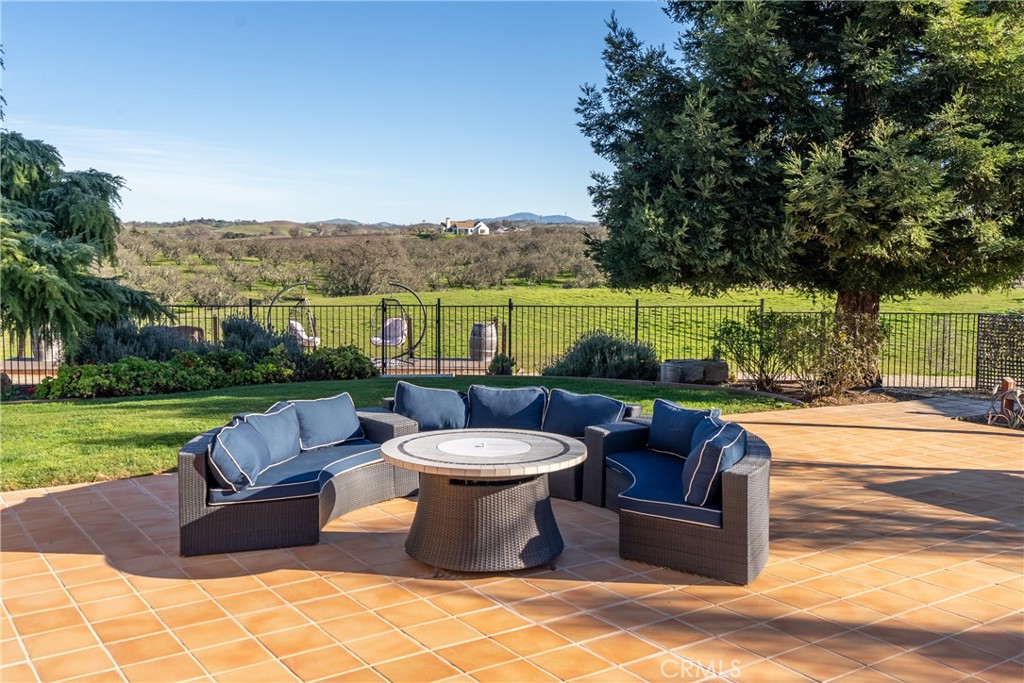 5315 El Pomar Drive, Templeton, CA 93465