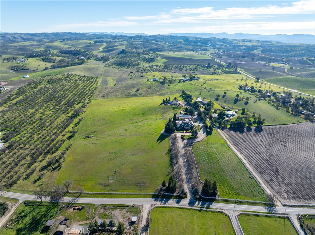 5315 El Pomar Drive, Templeton, CA 93465