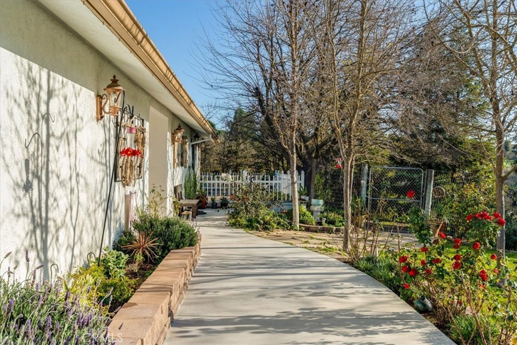 1555 Lyle, Paso Robles, CA 93446