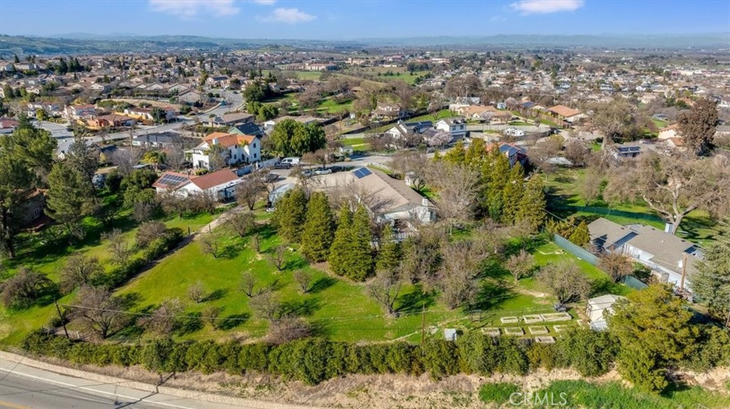 1555 Lyle, Paso Robles, CA 93446