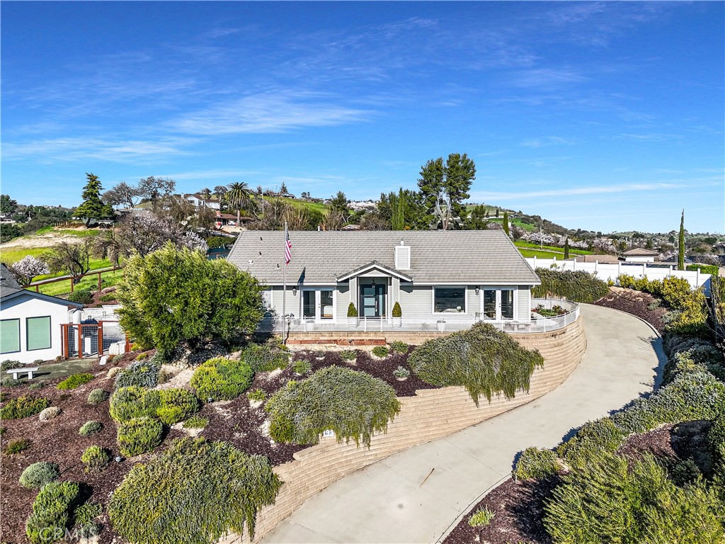 193 Blossom Ct, Paso Robles, CA 93446