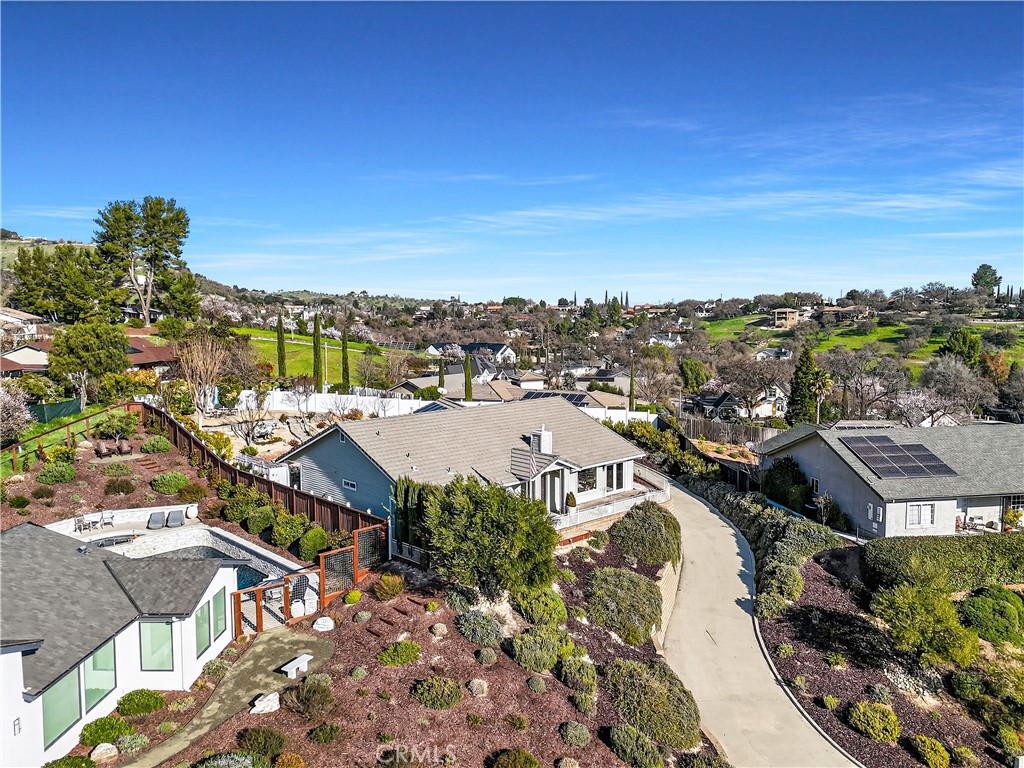 193 Blossom Ct, Paso Robles, CA 93446