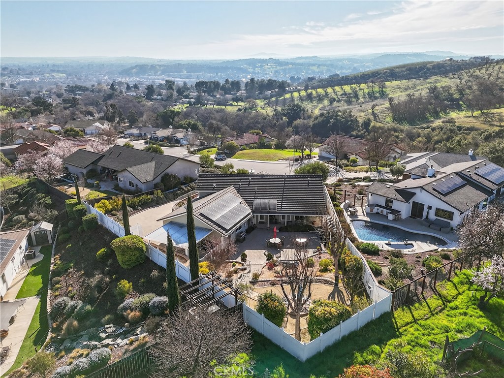 193 Blossom Ct, Paso Robles, CA 93446