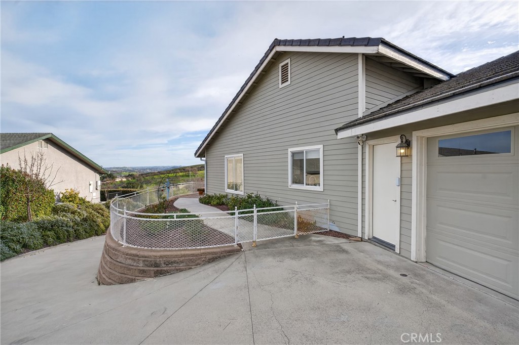 193 Blossom Ct, Paso Robles, CA 93446