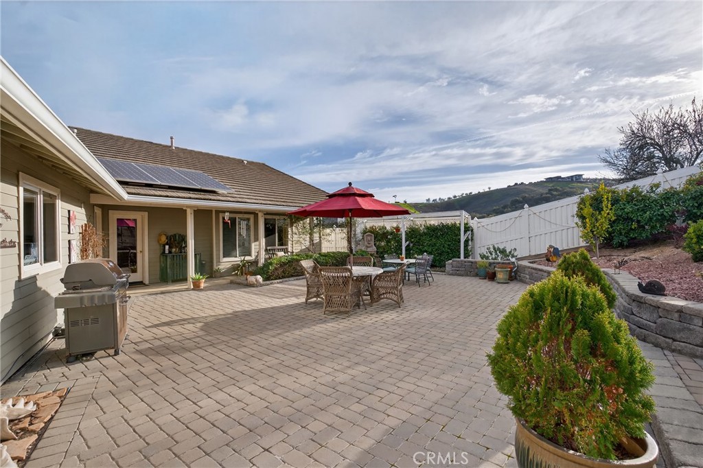 193 Blossom Ct, Paso Robles, CA 93446