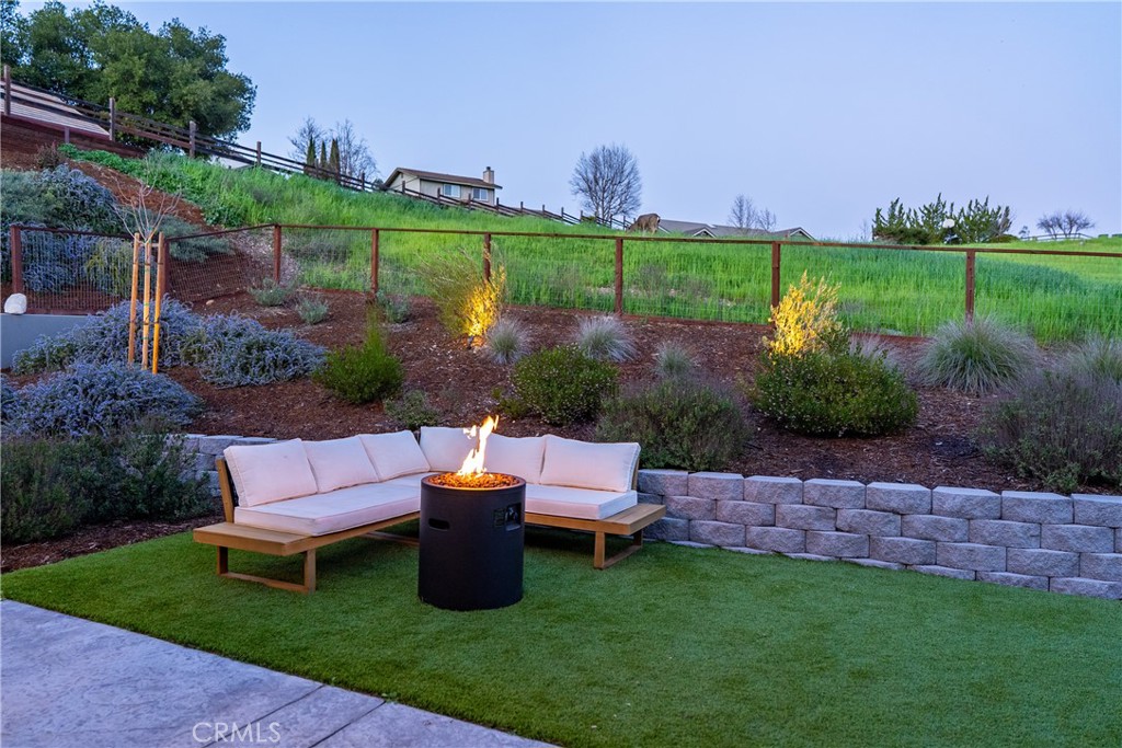 621 Jackson Dr, Paso Robles, CA 93446